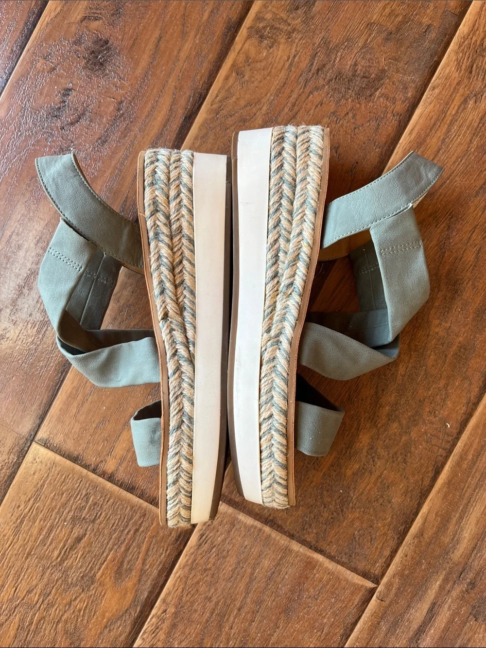 Lucky Brand Olive Strappy Leather Sandals